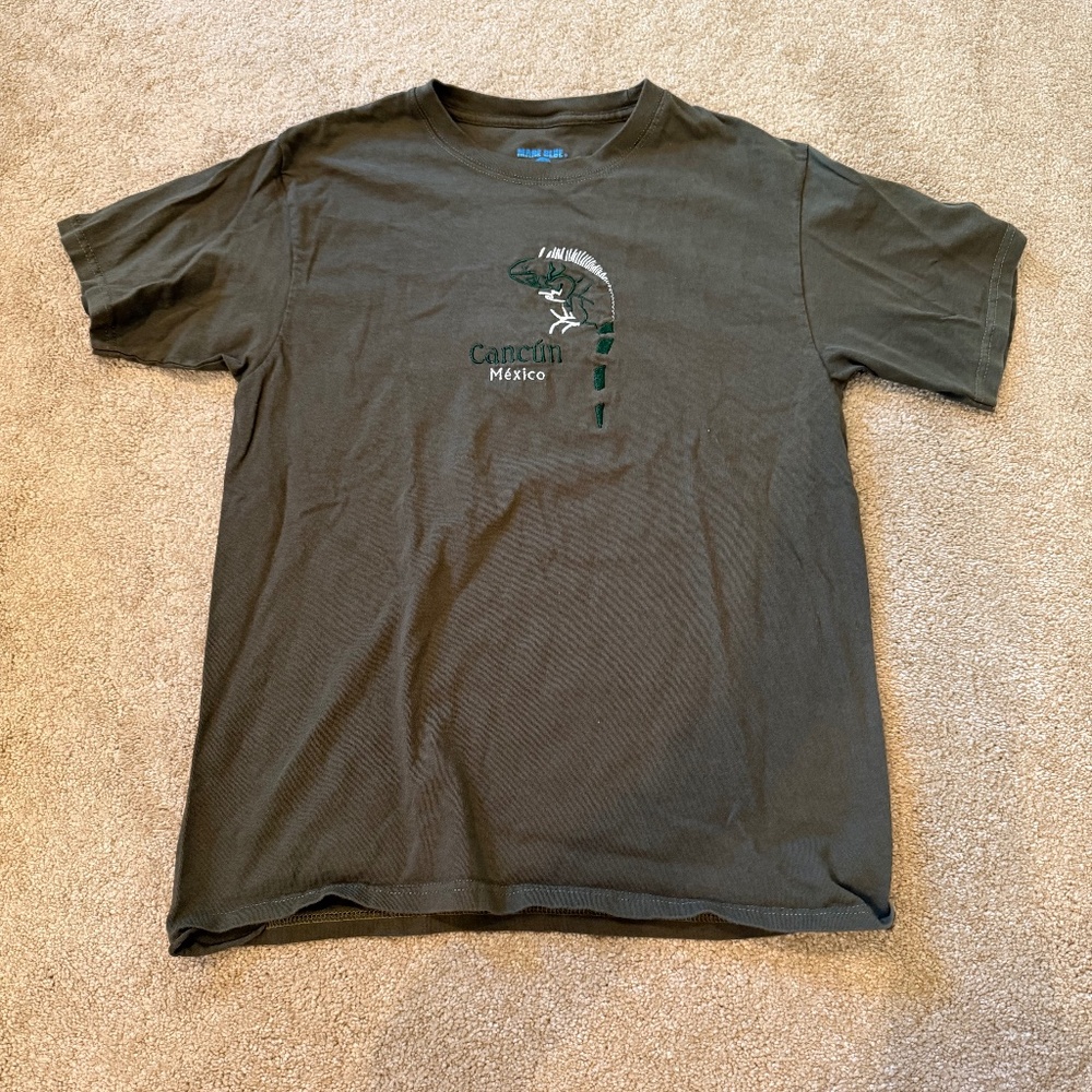 Womens size M Cancun Mexico tshirt